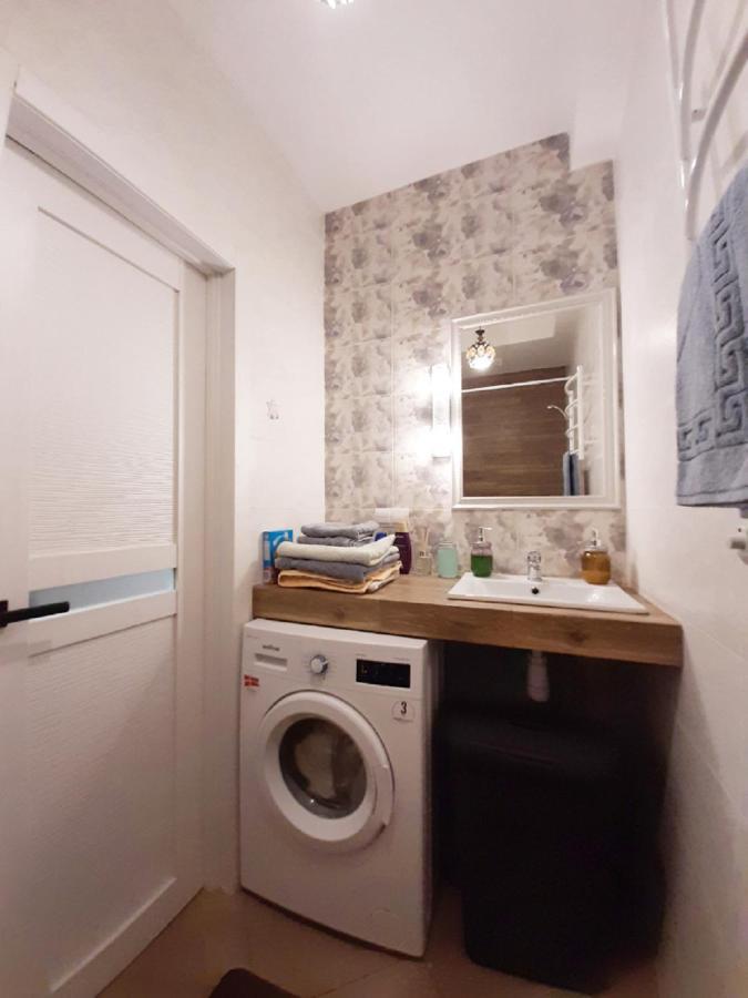 2 Bdr Apartment Near Gorky Park, Center 哈尔科夫 外观 照片