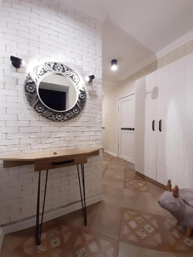 2 Bdr Apartment Near Gorky Park, Center 哈尔科夫 外观 照片