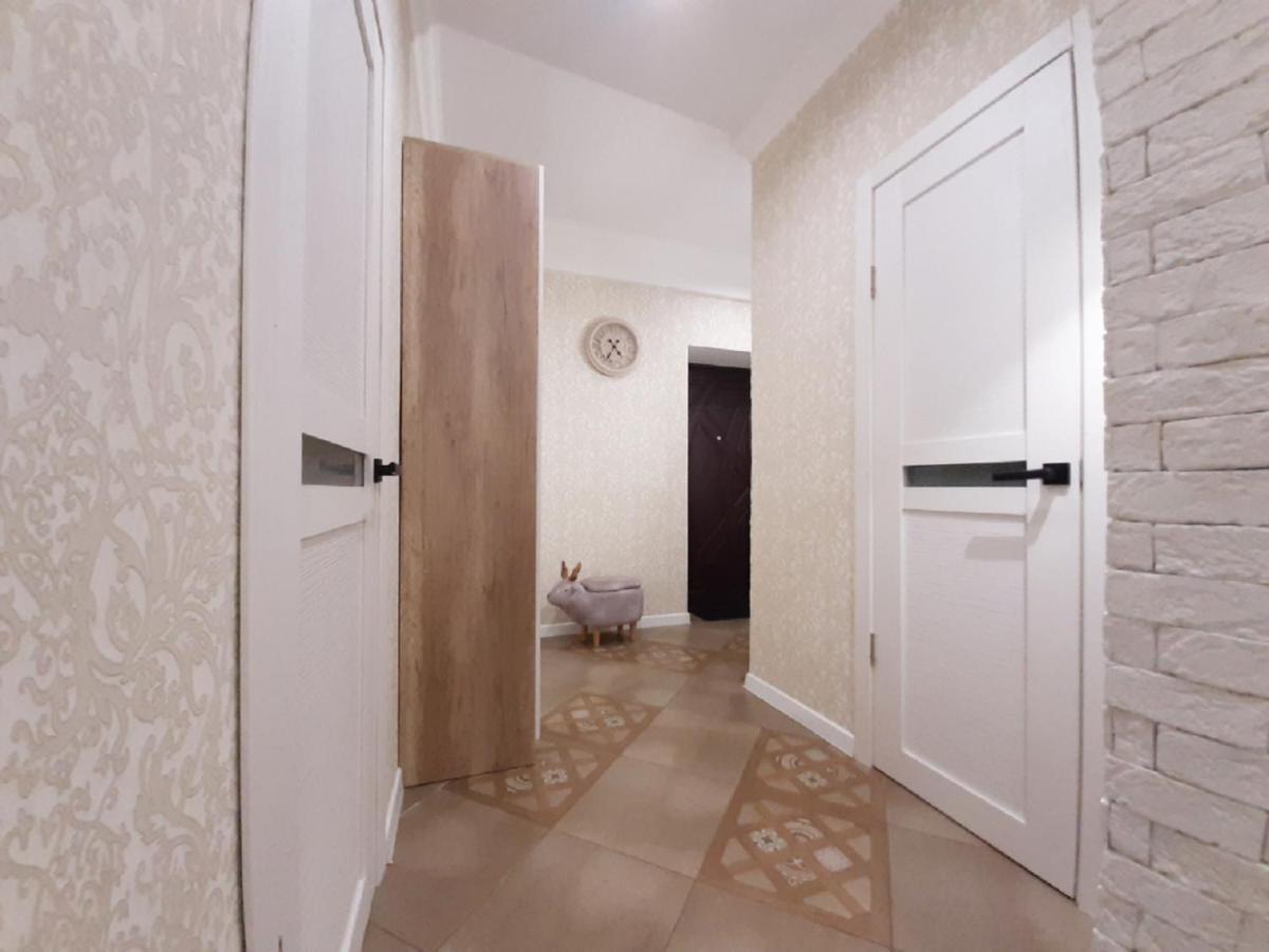 2 Bdr Apartment Near Gorky Park, Center 哈尔科夫 外观 照片