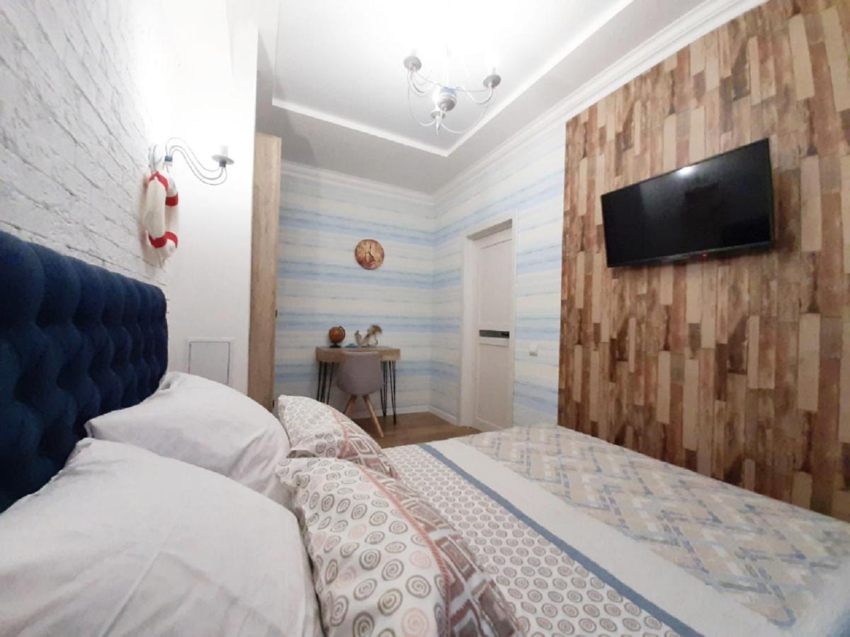 2 Bdr Apartment Near Gorky Park, Center 哈尔科夫 外观 照片