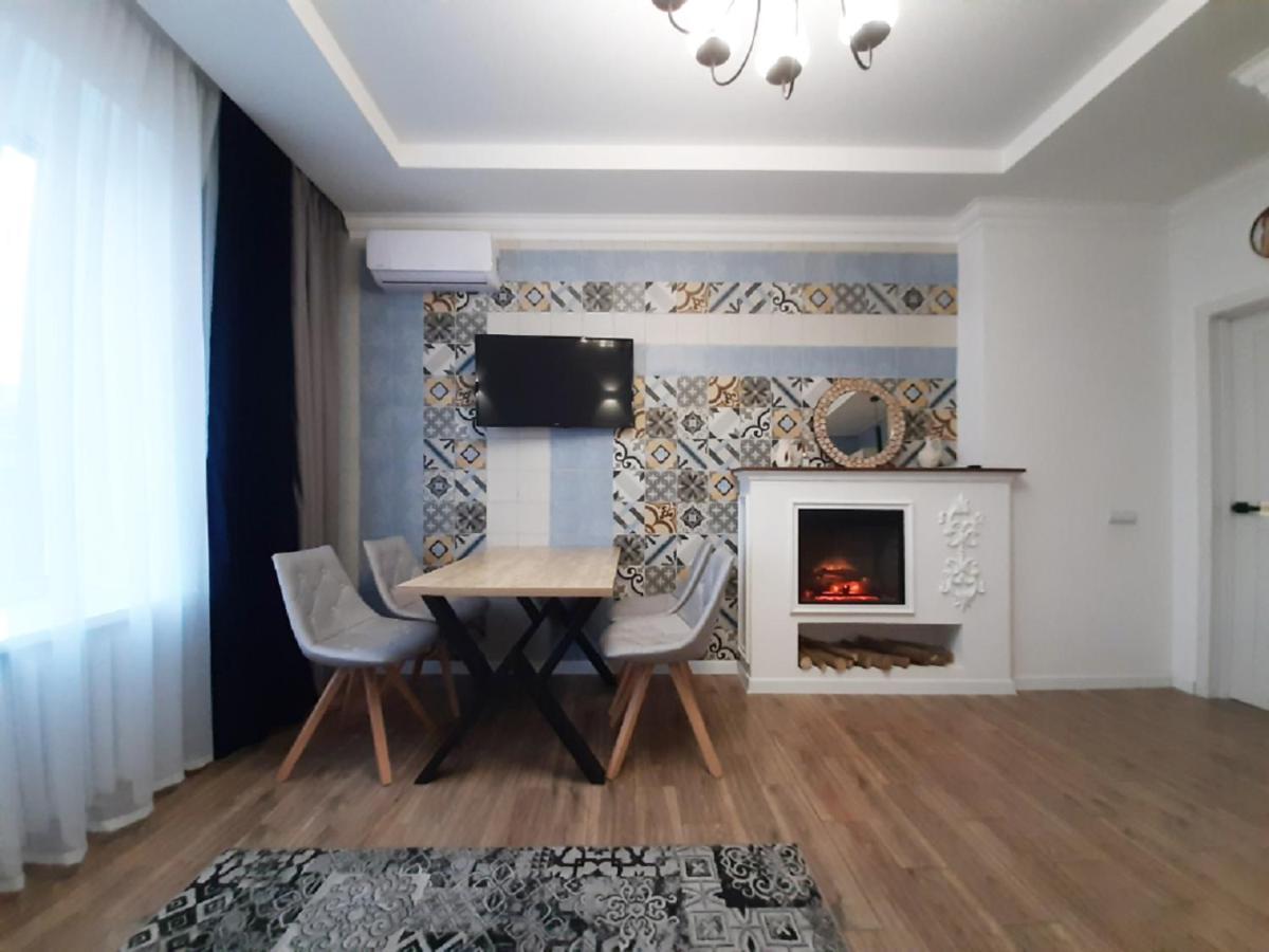 2 Bdr Apartment Near Gorky Park, Center 哈尔科夫 外观 照片